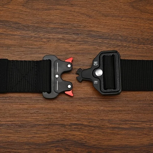 Multifunctional  belt ideal for dog walkers - Image 4